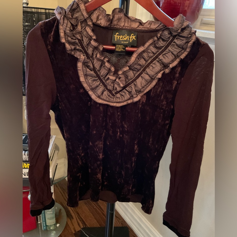 ⬇️ Fresh fx Vintage Brown Velour Top